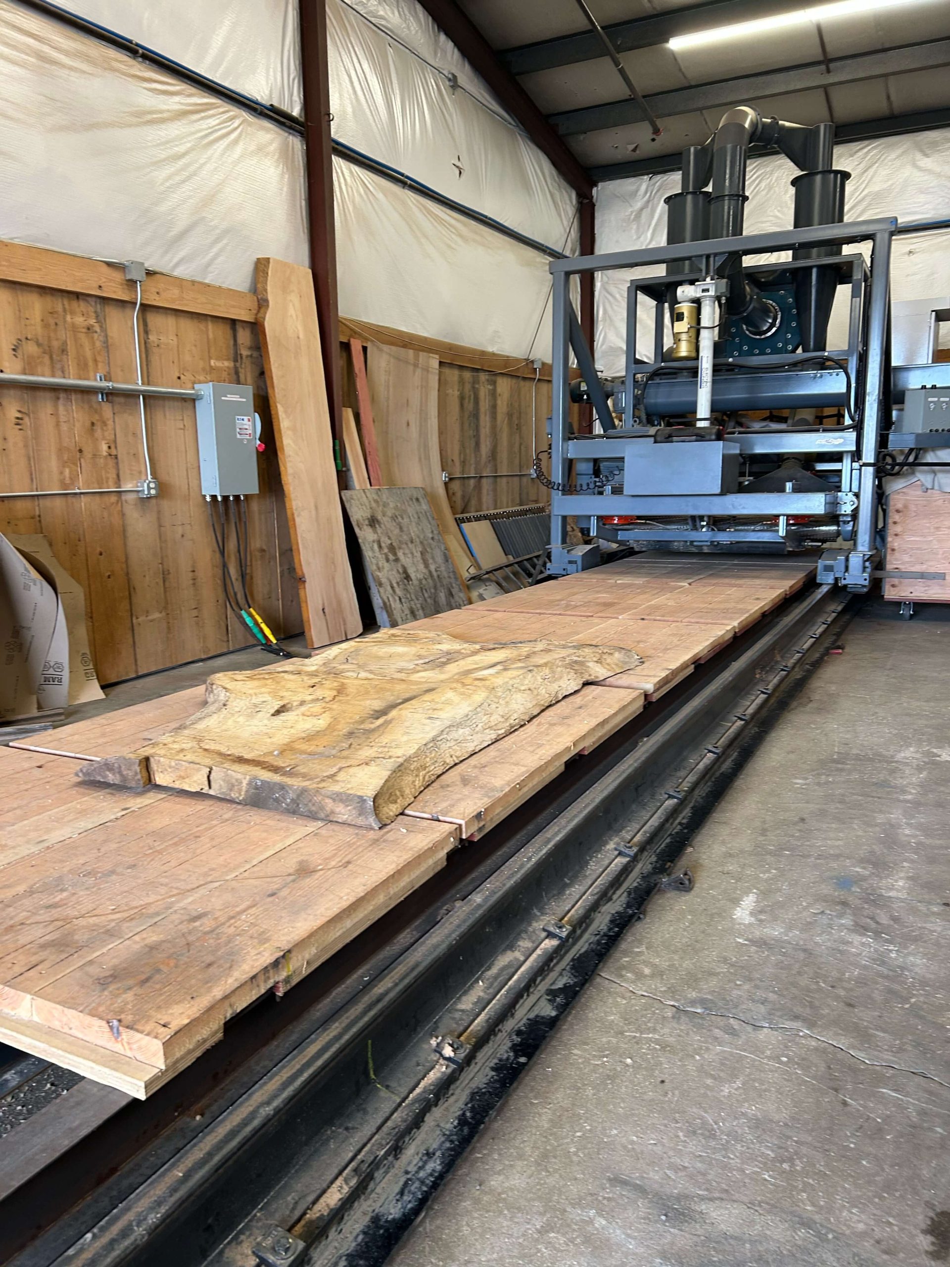 LakewoodLiveEdgeSurfacer Large Format Wood Slab Surfacer
